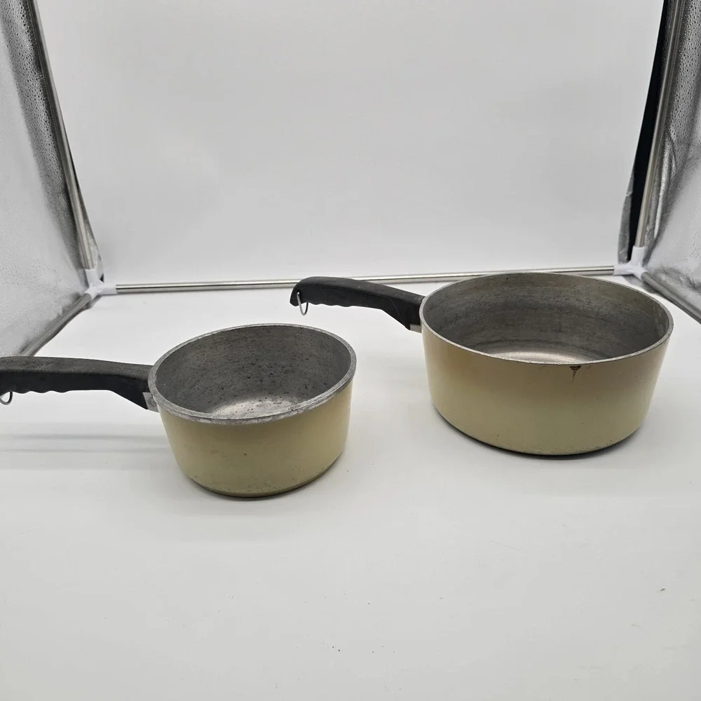 2 VTG Club Yellow Harvest Gold Thick Cast Aluminum Cookware 2‎ Quart & 3 Quart